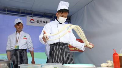 拉面技藝哪家強(qiáng)？來看青?；〉倪@場(chǎng)比拼！